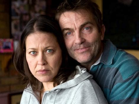 Gives first aid to an injured. Torn (2007): le téléfilm
