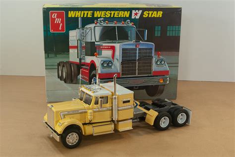 White Western Star Truck Tractor Amt Scale Plastic Model Truck Kit My