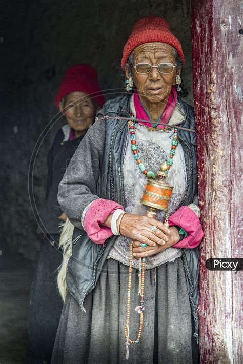 Image Of Old Lady At Lamayuru Monastery Ladakh Vm071825 Picxy