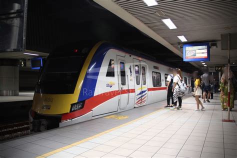 The station itself is situated in malaccan territory. KTM Komuter Klang Valley Sector 2053dn: Sentral Kuala ...