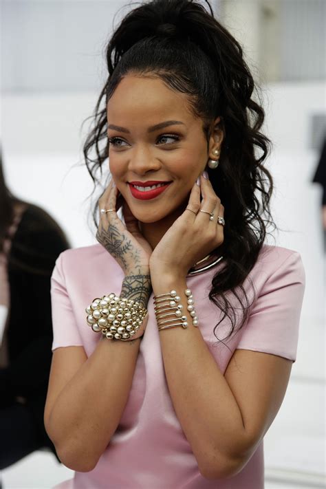 Rihanna Reaches New Heights With A Super High Ponytail