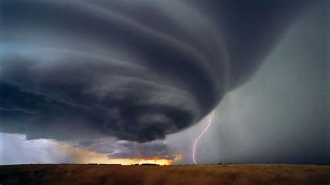 25 Wonderful Thunder Storm Photography Examples For Your Inspiration