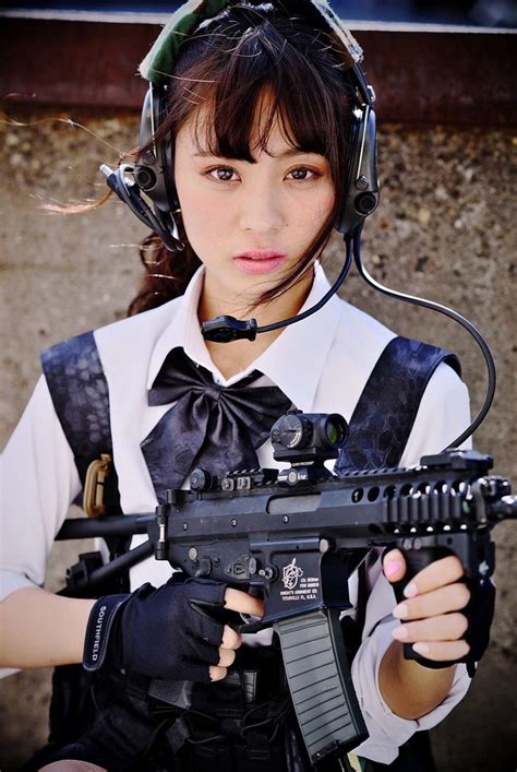 Pin By Giovannijhkpoo On Girls And Gunz Girl Guns 2017 Photos Photo