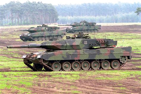 Germanys New Defense Chief Must Approve Leopard 2 Tanks For Ukraine