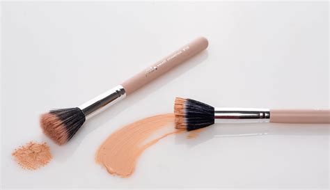How To Use A Stippling Brush For Perfect Makeup All Beauty Hacks