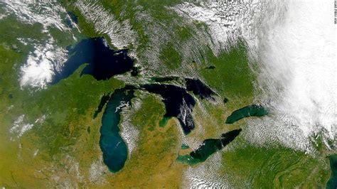 Winter Is Vanishing From The Deep Waters Of Lake Michigan Cnn