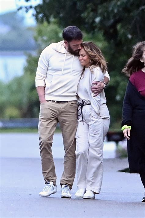 Jennifer Lopez Y Ben Affleck Recuperan Otro Símbolo Años 90 Vestir Igual Que Tu Pareja Vogue