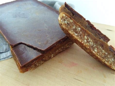 Vegan Raw Salted Caramel Slice • Caroline Høgh Groth