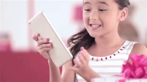 Watch This Little Girl Fill Us In On The Ipad Mini 2