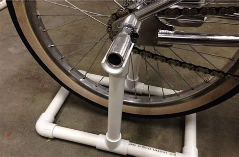 All you need is a cycling trainer and a bicycle that can have fast release wheels. How to Make a Bike Stand | Stash | Bike stand diy, Diy ...