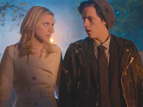 Riverdale Betty And Jughead Are Finally Back Together Business Insider