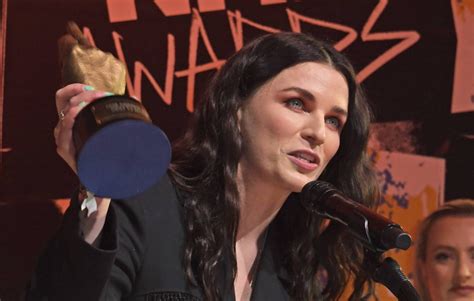 Aisling Bea Wins Best Tv Actor At The Bandlab Nme Awards 2022