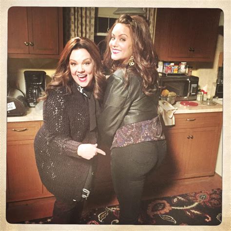 Melissa McCarthy On Twitter The Amazing KatyEMixon Is Wearing My Jeans Mikeandmolly