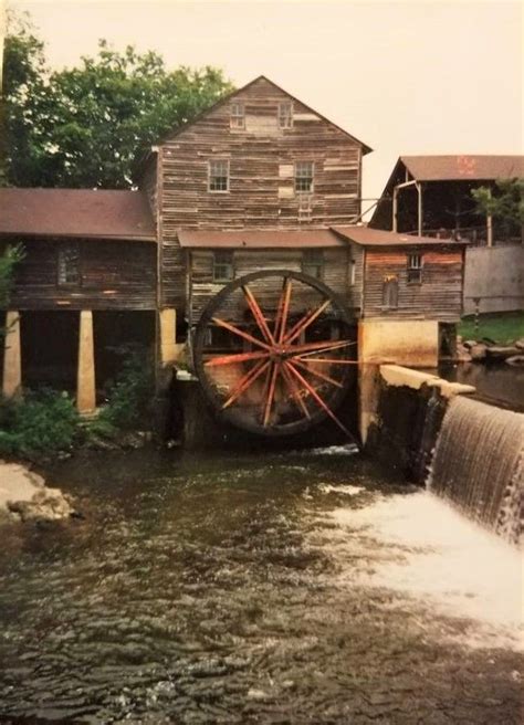 The Old Mill Pigeon Forge Tn Water Wheel Water Mill Places Around