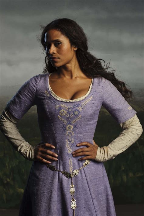 Pin De Katie Bickford En Once Upon A Costume Angel Coulby Ropa