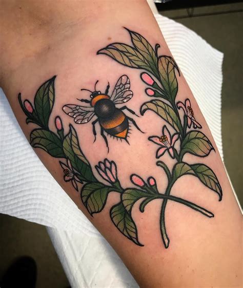 Clare On Instagram Bzz Bzz 🐝 Bumble Bee Tattoo Bee Tattoo Tattoos