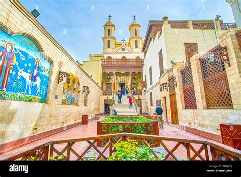 Cairo Egypt December 23 2017 The Historical Narrow Courtyard Of