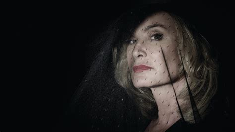 Lange Returns To American Horror Story As Glamorous Witch