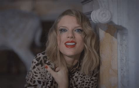 Taylor Swift Blank Space Club Corbeille
