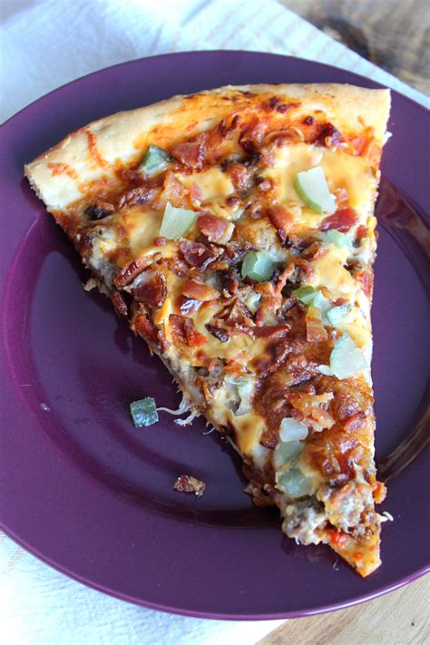Search for bacon food recipes. Homemade Bacon Cheeseburger Pizza | Recipe in 2020 (With ...