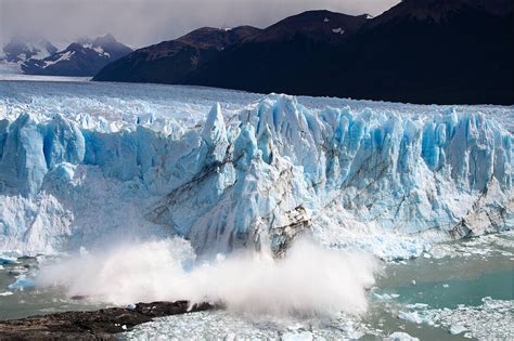Calving Perito Moreno Glacier Lago License Image 70351926 Lookphotos