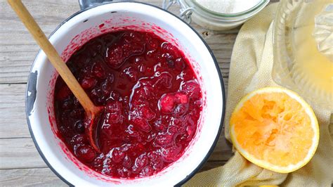 How To Make Basic Cranberry Sauce