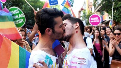 Turkey Lgbt Police Stifle Istanbul Gay Pride Rally Bbc News