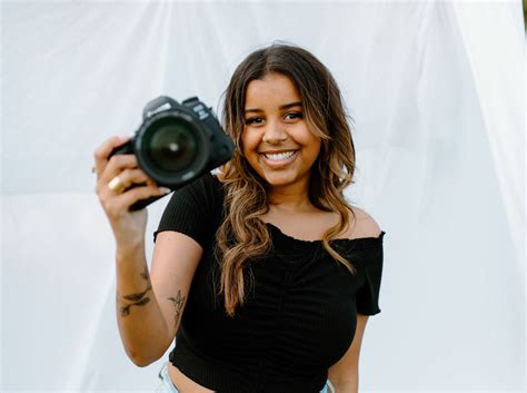 Meet Naomi Davis Photographer And Content Creator Shoutout Socal