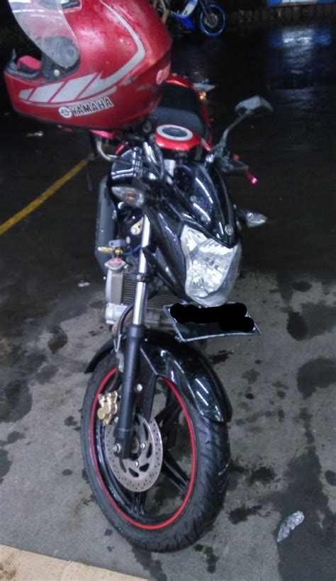 Jas hujan plastik yang dipakai jokowi biasa ditemui di pinggir jalan dengan harga rp 10 ribu. Setautaunya Blog's: NYELIPIN JAS HUJAN DI NEW VIXION LIGHTING
