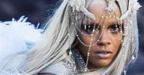 Rihanna Looks Better Than All Of Us In Grey Hair Huffpost Style