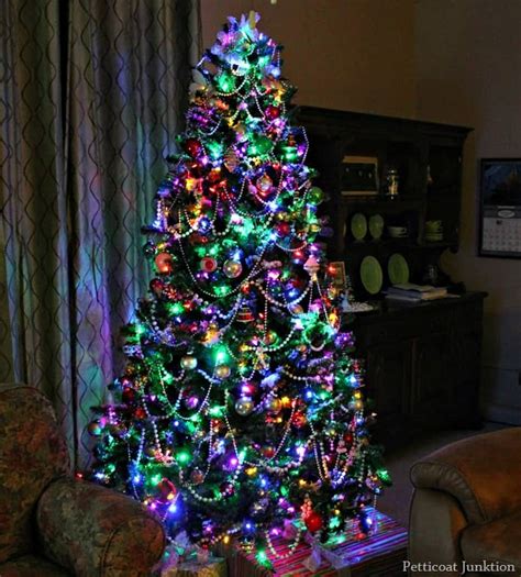 For an extra bit of flair, multicolored christmas lights are sure to do the trick. Clear Or Multi-Color Christmas Tree Lights-How About Both ...