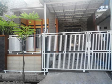 gambar desain pagar rumah minimalis warna putih
