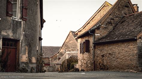 Ein altes Dorf in Burgund - Medienarche