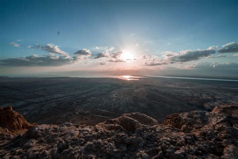 Diese ist sehr vielfältig und verfügt über starke arabische und jüdische einflüsse. Israel Urlaub: 5 magische Orte, die dir den Atem rauben ...