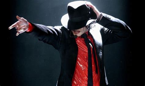 Michael Jackson Cried Backstage After His First Moonwalk Performance