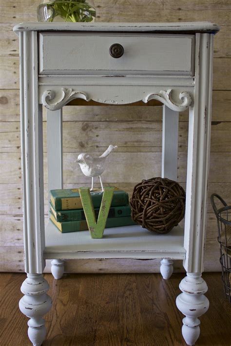 Because it was only $7.99, i decided to give it a try! How to Chalk Paint Furniture - Our Best Tips - 2 Bees in a Pod