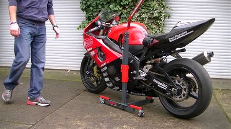 In 1998, suzuki toned it down a bit to make it easier to use, giving it more midrange, but you still needed to wring its. www bike tower de Suzuki GSXR 750 K4 K5 - YouTube