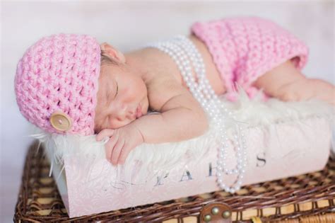 Newborn Photography Workshop And Presets
