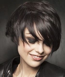… short messy hairstyles for 2017. Bob kapsels 2017 rond gezicht