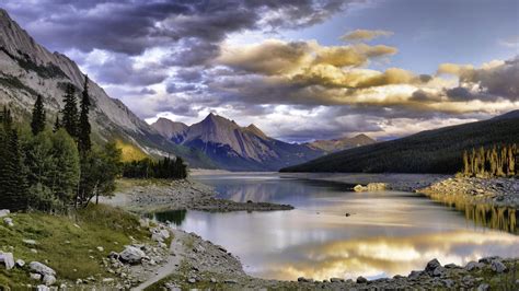 Introducing British Columbia The Canadian Rockies Youtube