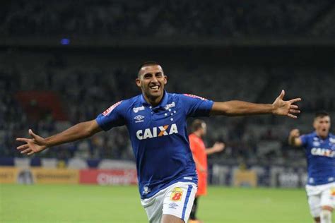 Volvió a sacar 8 de ventaja. Boca a un paso de incorporar a Wanchope Ábila - De la Bahia