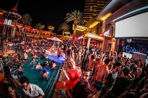 Las Vegas Nightclub Tour Vip Entry To 2 Clubs With Party Bus 2024