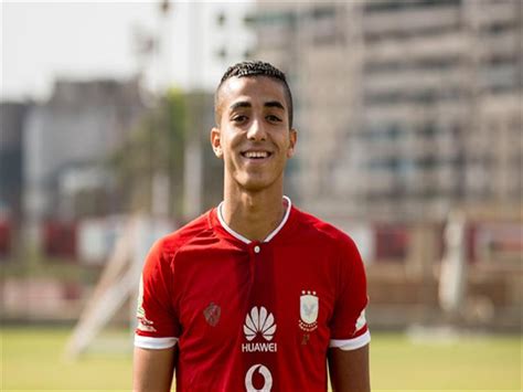 مارتينيز يصل إسبانيا لعرض إصابته على طبيب عالمي. بعد قرار البدري بتصعيده.. 10 معلومات عن مدافع الأهلي الشاب ...