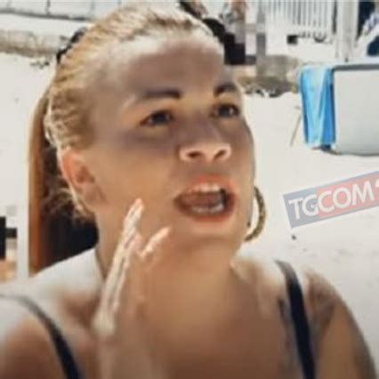 Tik tok auto views v2. "Non ce n'è coviddi", Angela da Mondello gira un videoclip musicale in gruppo senza mascherina e ...