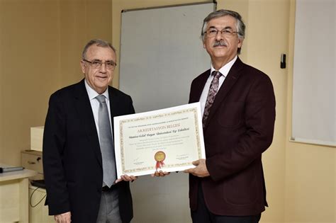 Bezmiâlem vakıf üniversitesi tıp fakültesi hastanesi (eski adı vakıf gureba hastanesi), fatih, i̇stanbul'da, vatan caddesi üzerinde bulunan bir hastanedir. Manisa Celal Bayar Üniversitesi - Bilim ve İnsan