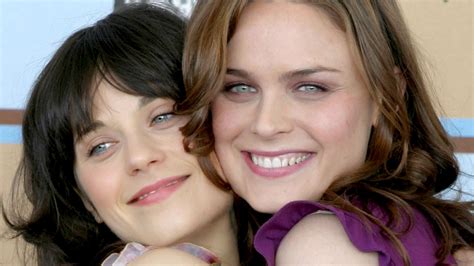 Are Zooey And Emily Deschanel Close
