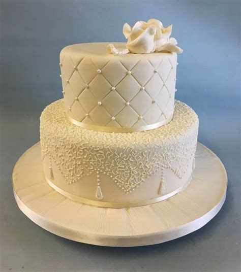 Golden Wedding Cake - Beautiful wedding cakes in Lahore