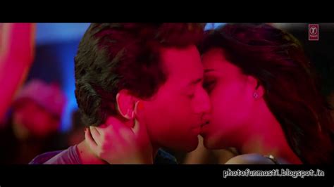 Photofunmasti Kriti Sanon Hot Kissing Photos From Heropanti Movie