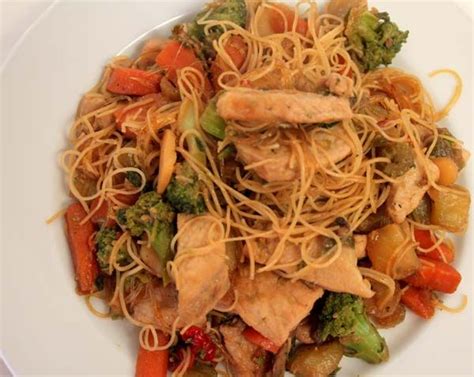 Christmas in the philippines is the world's longest christmas season christmas eve (bisperas ng pasko) on 24 december is celebrated with the midnight mass, and the. Top Filipino Christmas Foods (With images) | Food ...