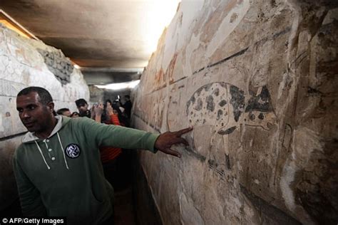 Egypt Archaeologists Find 4400 Year Old Tomb Daily Mail Online